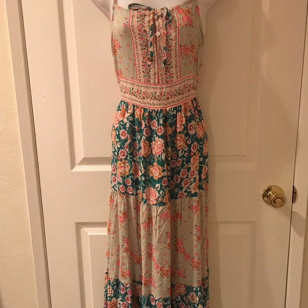 Boho flowery maxi dress, size small